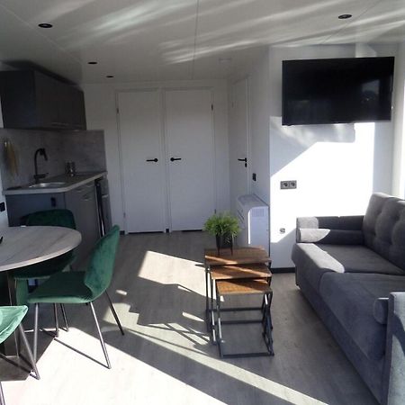 Modern Houseboat With Air Conditioning Located In Marina Uitgeest エクステリア 写真