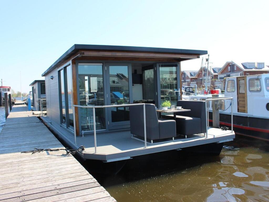 Modern Houseboat With Air Conditioning Located In Marina Uitgeest エクステリア 写真