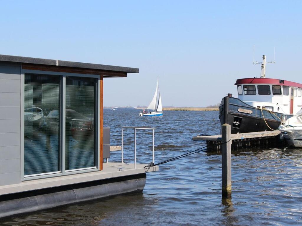 Modern Houseboat With Air Conditioning Located In Marina Uitgeest エクステリア 写真