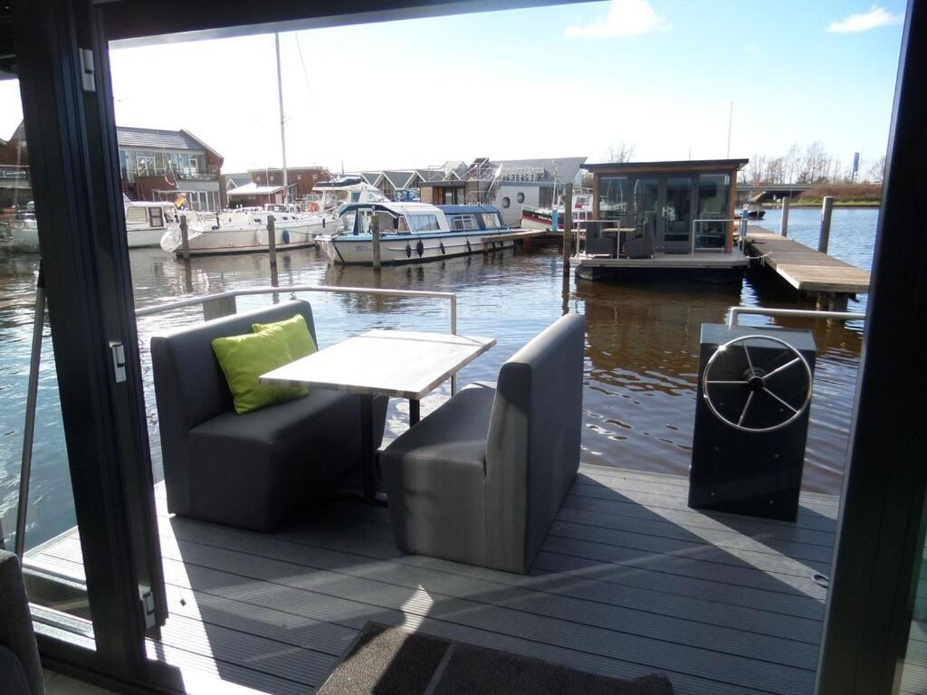 Modern Houseboat With Air Conditioning Located In Marina Uitgeest エクステリア 写真