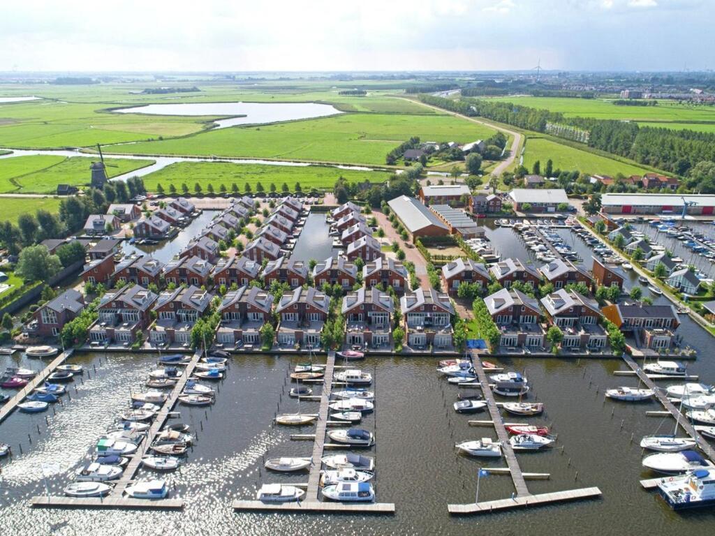 Modern Houseboat With Air Conditioning Located In Marina Uitgeest エクステリア 写真